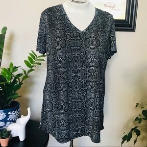 Danskin Now Semi Fitted Active Wear shirt, Sz XXL